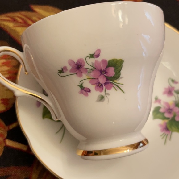Royal Sutherland Cup and Saucer - Picture 3 of 8